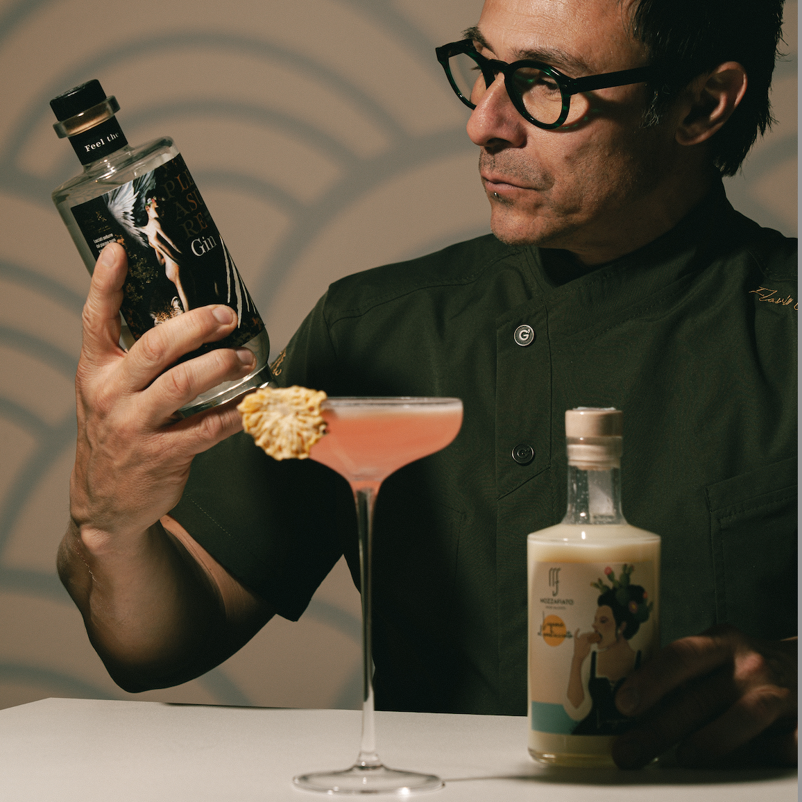 PLEASURE GIN